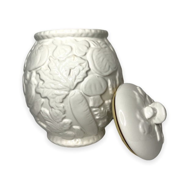 Porta White Embossed Cookie‎ Jar with Mushroom Lid Stoneware Made in Portugal - Picture 4 of 15